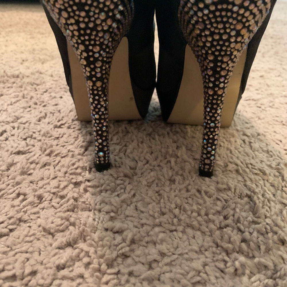 Perfect Party Pumps!! Steve Madden Swarovski Pumps - Picture 2 of 6